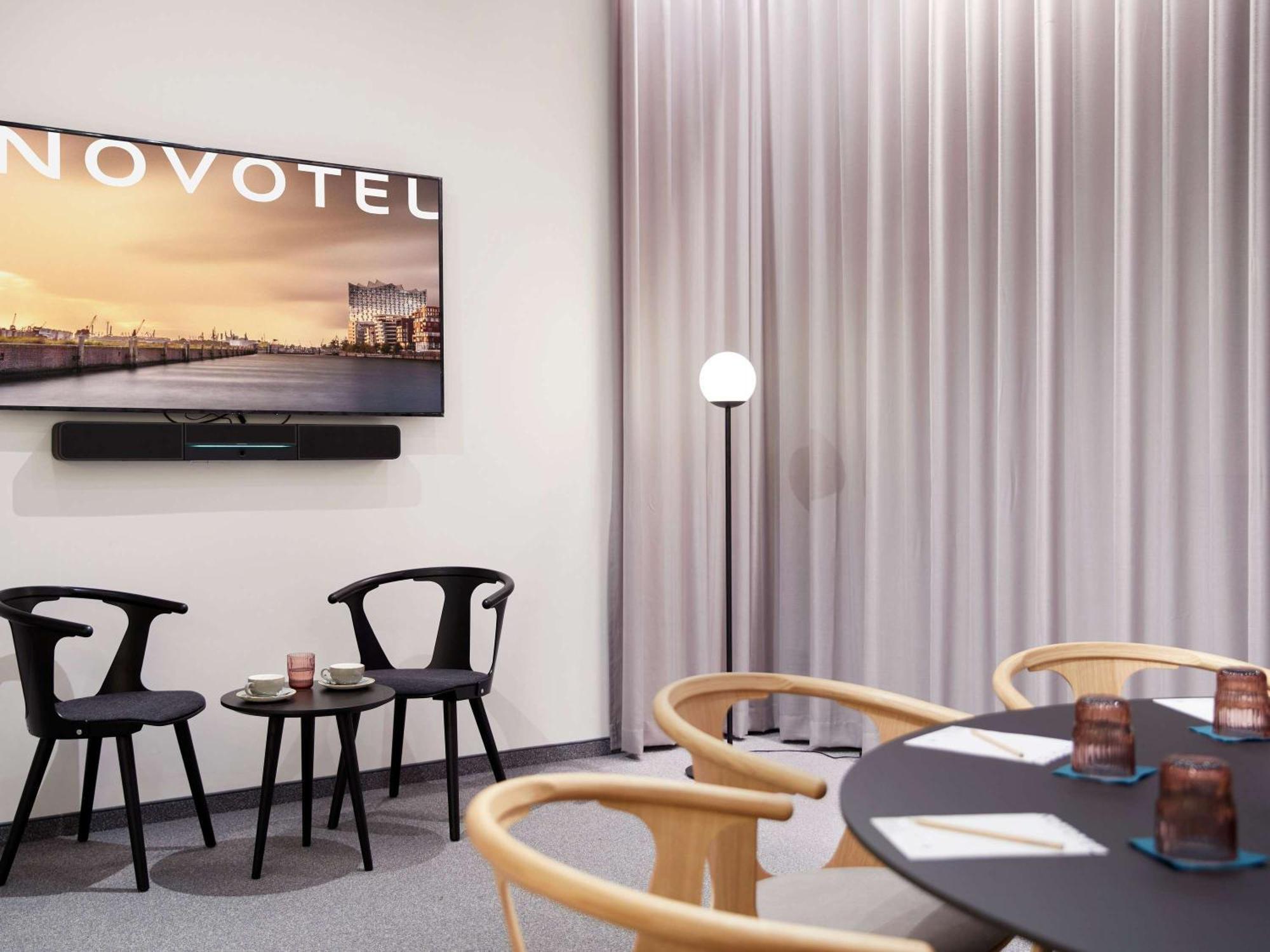 Novotel Hamburg Central Station Buitenkant foto