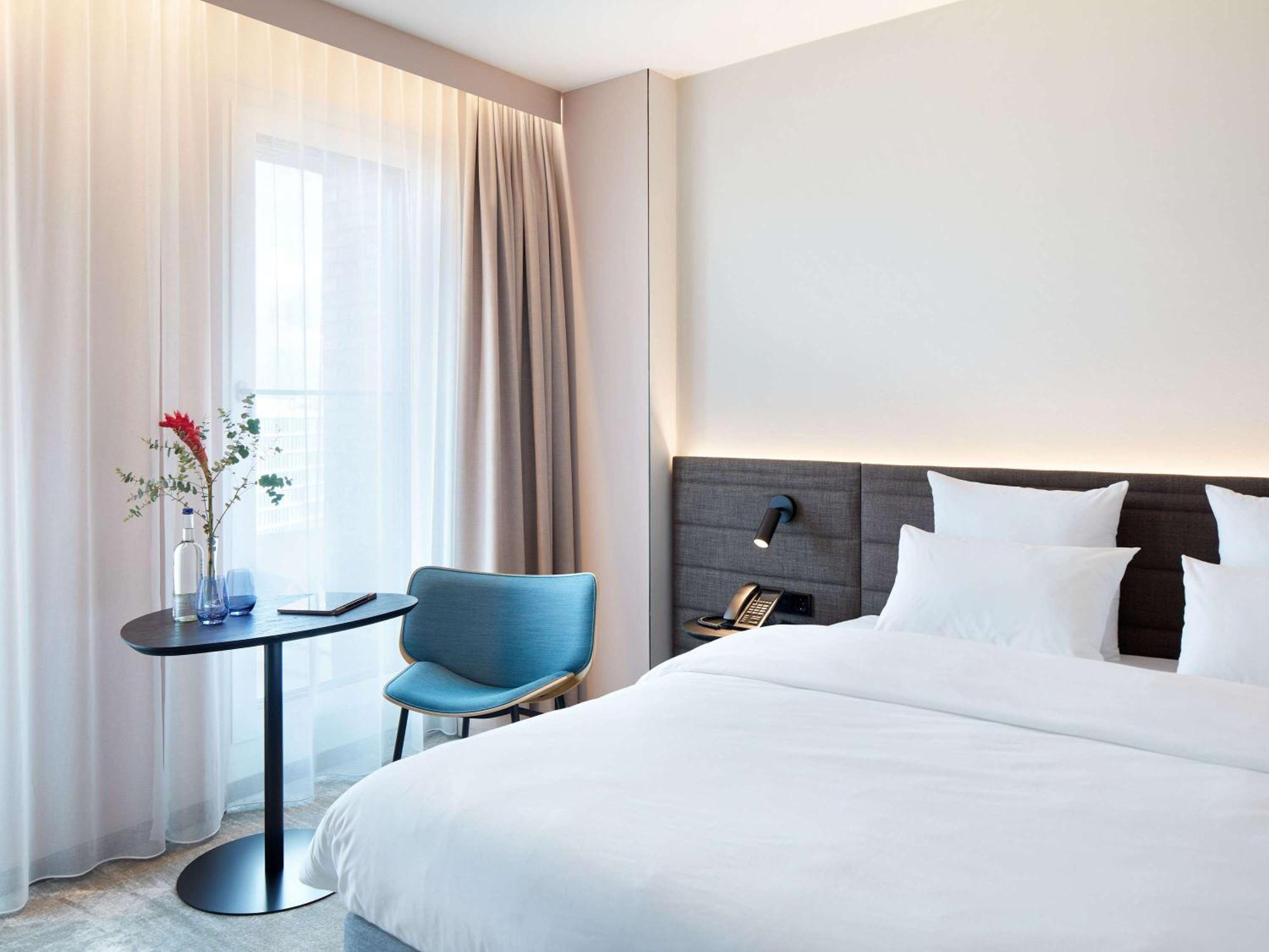 Novotel Hamburg Central Station Buitenkant foto