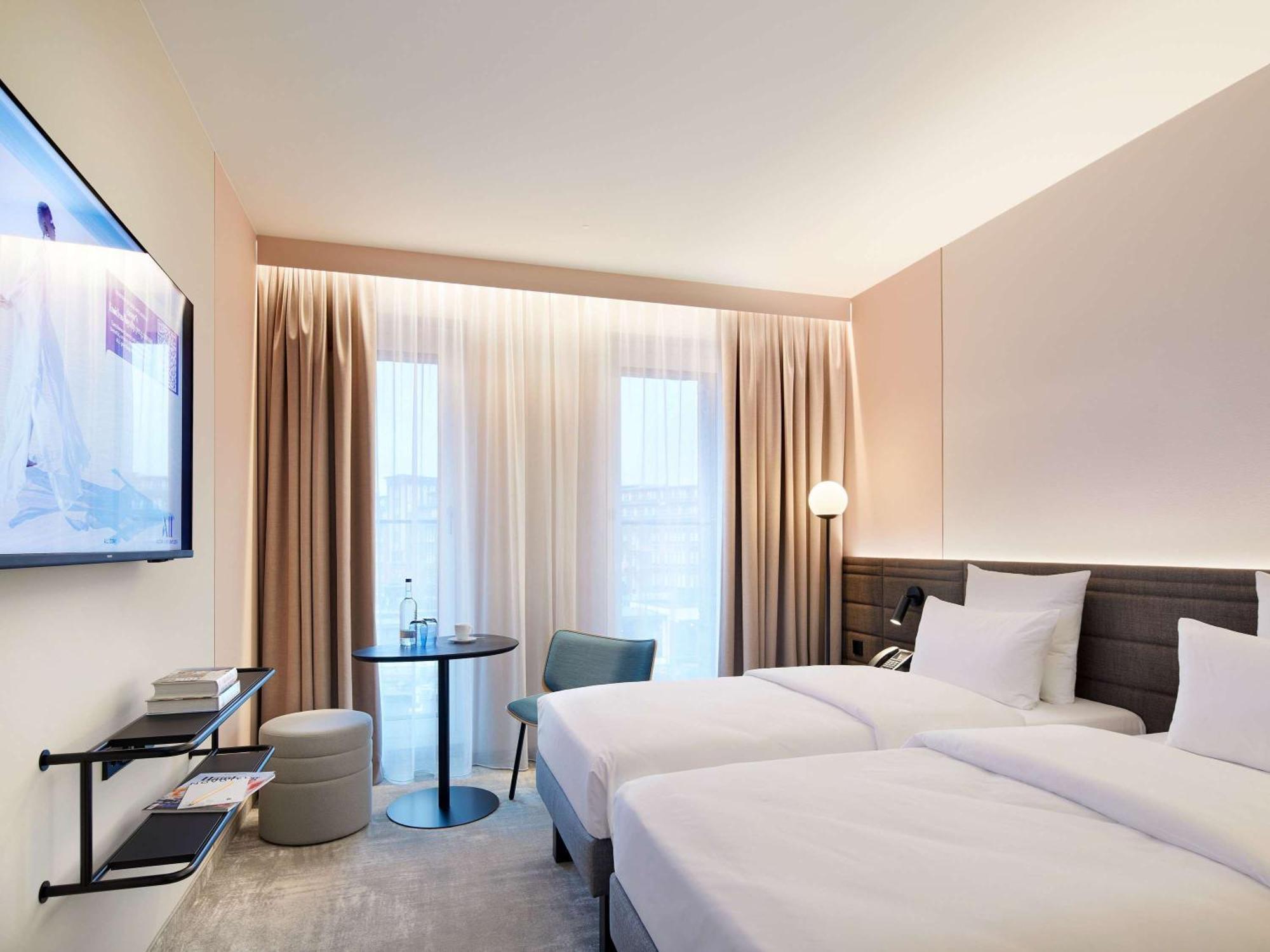 Novotel Hamburg Central Station Buitenkant foto